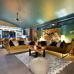 Villa Baan Suaan Kluay Mai